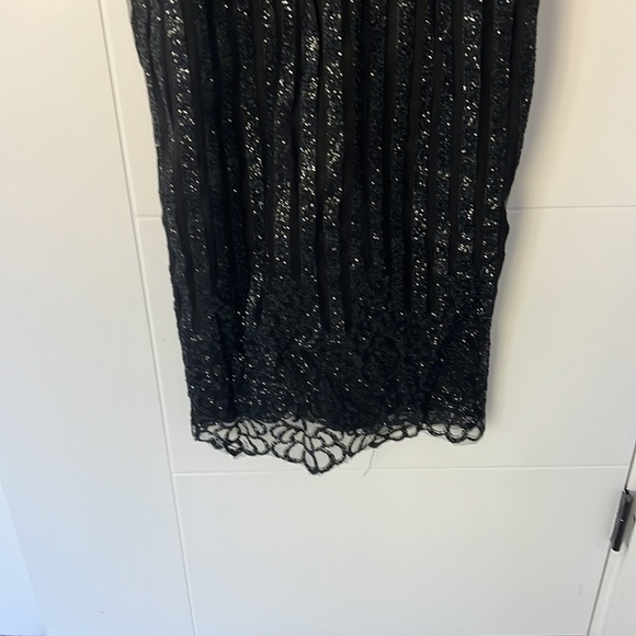 Lil Black dress - Picture 3 of 9